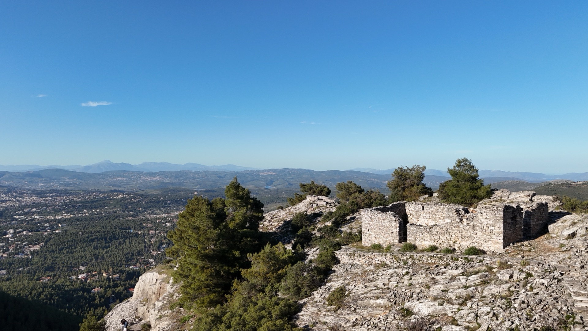 Open Museum of Quarrying Art — sculptures and old-growth trees